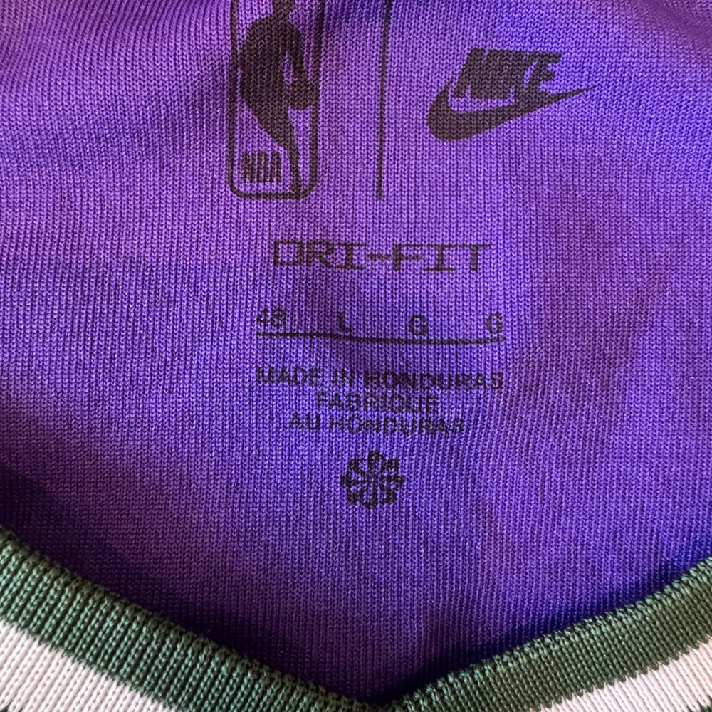Nike Bucks Purple ANTETUKOUNMPO basketball Jersey w/FREE COMIC CON Bag - Picture 4 of 9